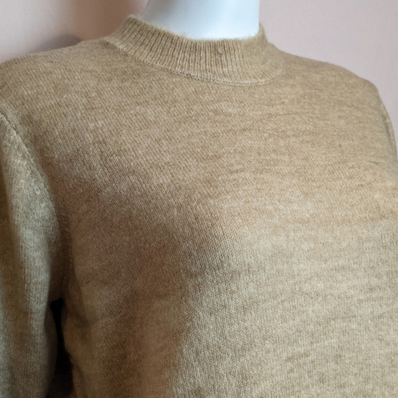 YAS Neutral Wool Blend High Neck Ribbed Hem Sweater size Large - Picture 3 of 10